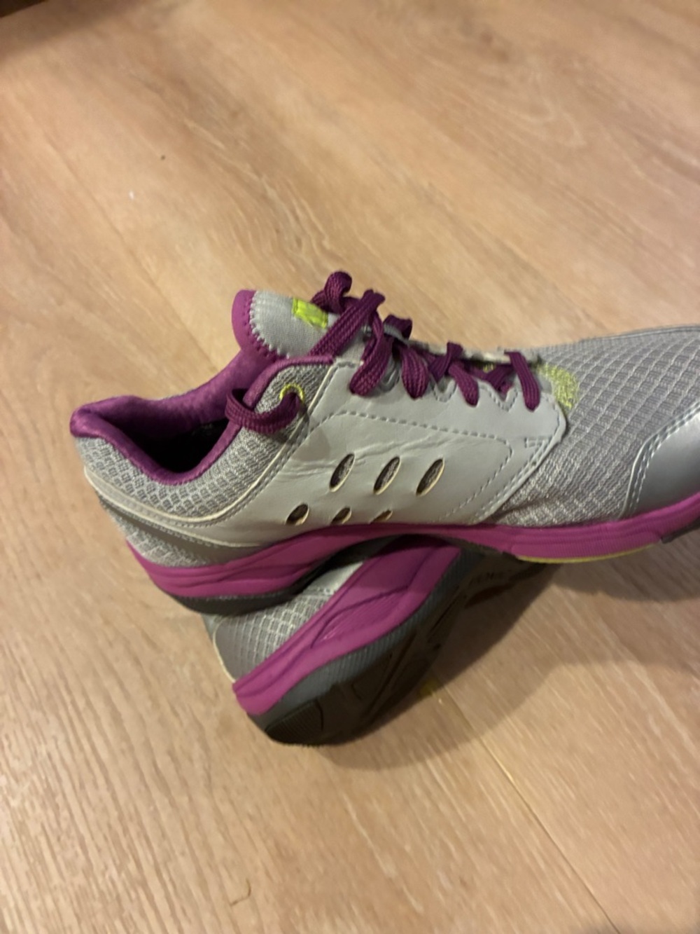 Women’s Vionic Gray Athletic Sneakers 1st Ray Technology Purple Accents Size 7. - Picture 4 of 11